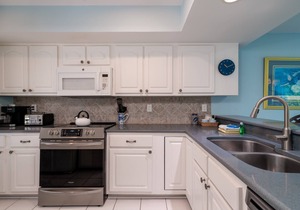 Updated Family Spinnaker! Easy Walk to Pelican Beach, Pools, Golf! Amenity Cards!