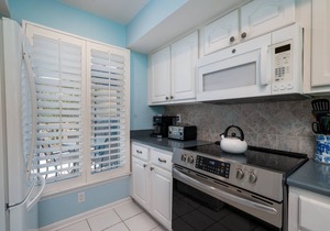 Updated Family Spinnaker! Easy Walk to Pelican Beach, Pools, Golf! Amenity Cards!