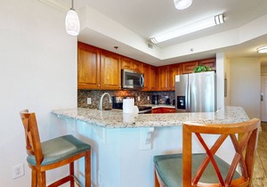 Updated High-Rise Condo, Ocean-View Balcony, Resort Amenities, Steps to Beach