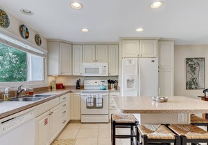Updated oceanfront townhouse, private decks & pool. Easy beach access; vehicles permitted on beach.