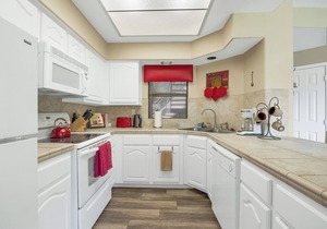 *Updated Tile!* View at Ventana 2 BR Condo/COM Pool/PATIO VIEWS!