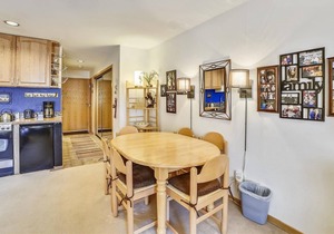 Updated top floor Studio near Main Street, Frisco.