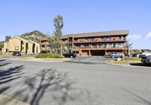 Updated top floor Studio near Main Street, Frisco.