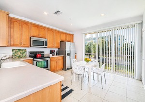 Updated Vista Cay Townhome - 10 min to Universal!