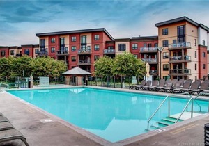 Upper Floor w/ Courtyard View 550