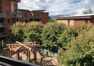 Upper Floor w/ Courtyard View #550