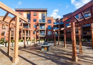 Upper Floor w/ Courtyard View #550