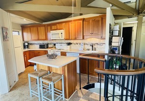 Upper Level Duplex - 'Slopeside Hideaway' Ski In/Ski Out