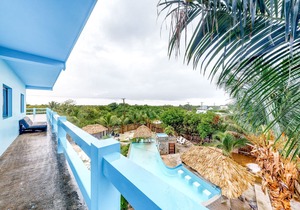 Upper-Level Resort Gem with Great Views, WiFi, AC, Shared Pool & Rooftop Deck
