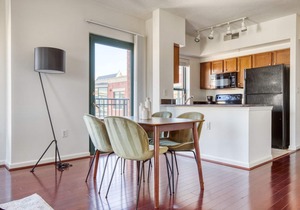 Upscale Logan Circle 2BR w/Gym, W/D & Pool, walk to bars, by Blueground