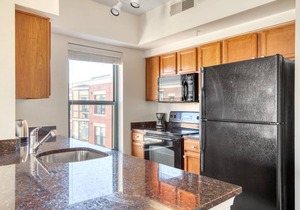 Upscale Logan Circle 2BR w/Gym, W/D & Pool, walk to bars, by Blueground