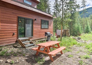 Upscale Mountain Living in Breck: Hot Tub + Views!