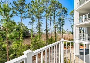 Upscale studio at The Village of Baytowne Wharf with AC, pool, hot tub & gym