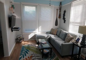 Uptown Classic Bungalow Walk to Castillo de San Marcos, Ripley's, Restaurants!