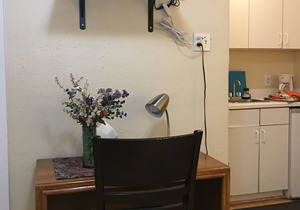 Uptown Dallas - Comfy Studio #8, WiFi, Parking, Near Restaurants & Shops & Safe