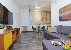 Urbana Apartment