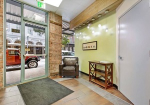 Hotel ∙ Gorgeous condo in Merchant Lofts by Hosteeva