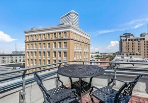 Hotel ∙ Gorgeous condo in Merchant Lofts by Hosteeva