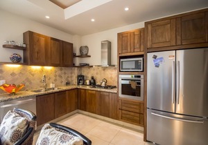 V177 Wonderful Rustic Ocean View W/Wifi and Rooftop, in Romantic Zone.