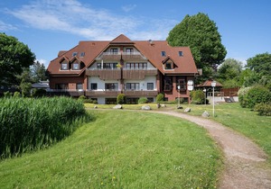 Vacation apartment 11 with balcony in Landhaus Pönitz am See