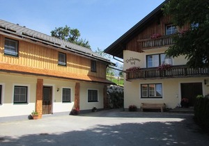 Vacation apartment "Almhütte" - Apartments Maderebner