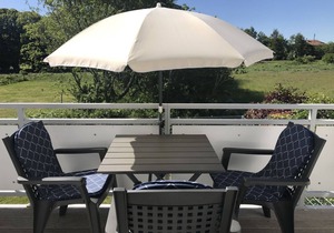 Vacation apartment in a quiet location and with balcony - Ferienhaus Solamar FeWo OG -