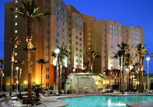 Vacation condo with in room jacuzzi tubs by Vegas Strip