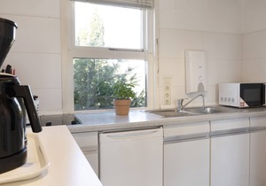 Vacation bungalow Zwergenhaus mit Meeresrauschen with terrace at Zwergenweg 24 in G