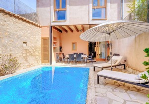 Vacation Home “Can Bodeguita” with Wi-Fi, Air Conditioning, Pool, Balcony & Terrace