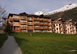 Val Cenis Le Haut: Cozy Studio for 3 near Slopes & Amenities, Ski Locker Included