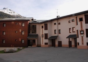 Val Cenis Le Haut: Cozy Studio for 3 near Slopes & Amenities, Ski Locker Included