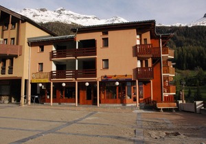 Val Cenis Le Haut: Cozy Studio for 3 near Slopes & Amenities, Ski Locker Included