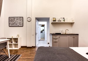 Valova 13/9, small studio