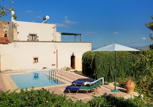 Vamos Villa Sleeps 2 Pool Air Con WiFi