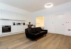 Veeve - Contemporary in Swiss Cottage