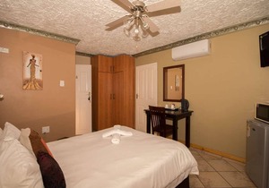 Vela Inn Unit 4, Algoa Park