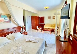 Venardos Hotel