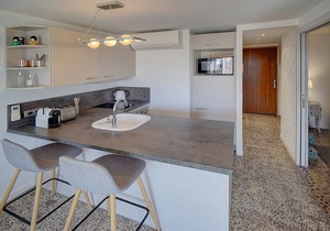 Venizelos Top Floor, by Destination Cannes in Cannes