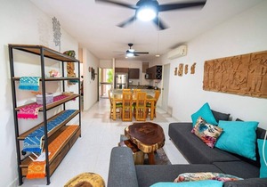 Very chic 3BR Condo, tons of amenities, 1 block fr