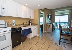 **Very Comfortable Oceanfront Condo with a good location. Nicely furnished!**