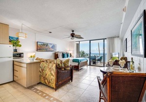 VI 206 OceanFront Studio w Ocean Views Pool