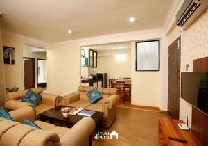 Vibrant 'Jhamel' 2BHK, Apartment by Casa Deyra