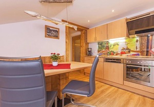 Vier-Raum-Ferienwohnung, 80qm, Dusche/WC, extra Küche, Balkon