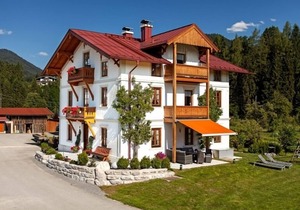 Vier-Raum-Ferienwohnung, 80qm, Dusche/WC, extra Küche, Balkon