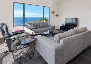 VIEW 54 - ACACIA BAY HOLIDAY HOUSE, family friendly in Acacia Bay