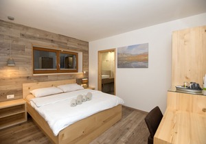 Vila Alpina - Modern double room in a peaceful & natural environment