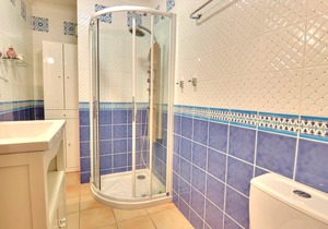Villa 200 M2 with swimming pool and Mediterranean garden between Vallauris and Antibes