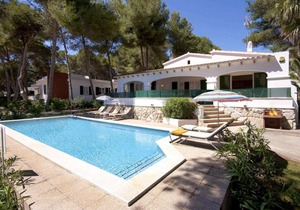 Villa ∙ 3 bedrooms ∙ 6 guests