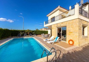 Villa ∙ 3 bedrooms ∙ 6 guests