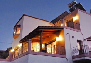 Villa ∙ 3 bedrooms ∙ 6 guests